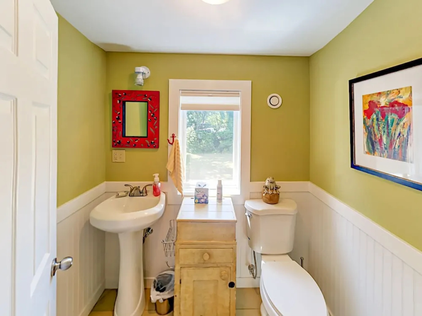 24 Meadow Point Rd Cottage 3 Bedrooms 2.5 Bathrooms Cottage