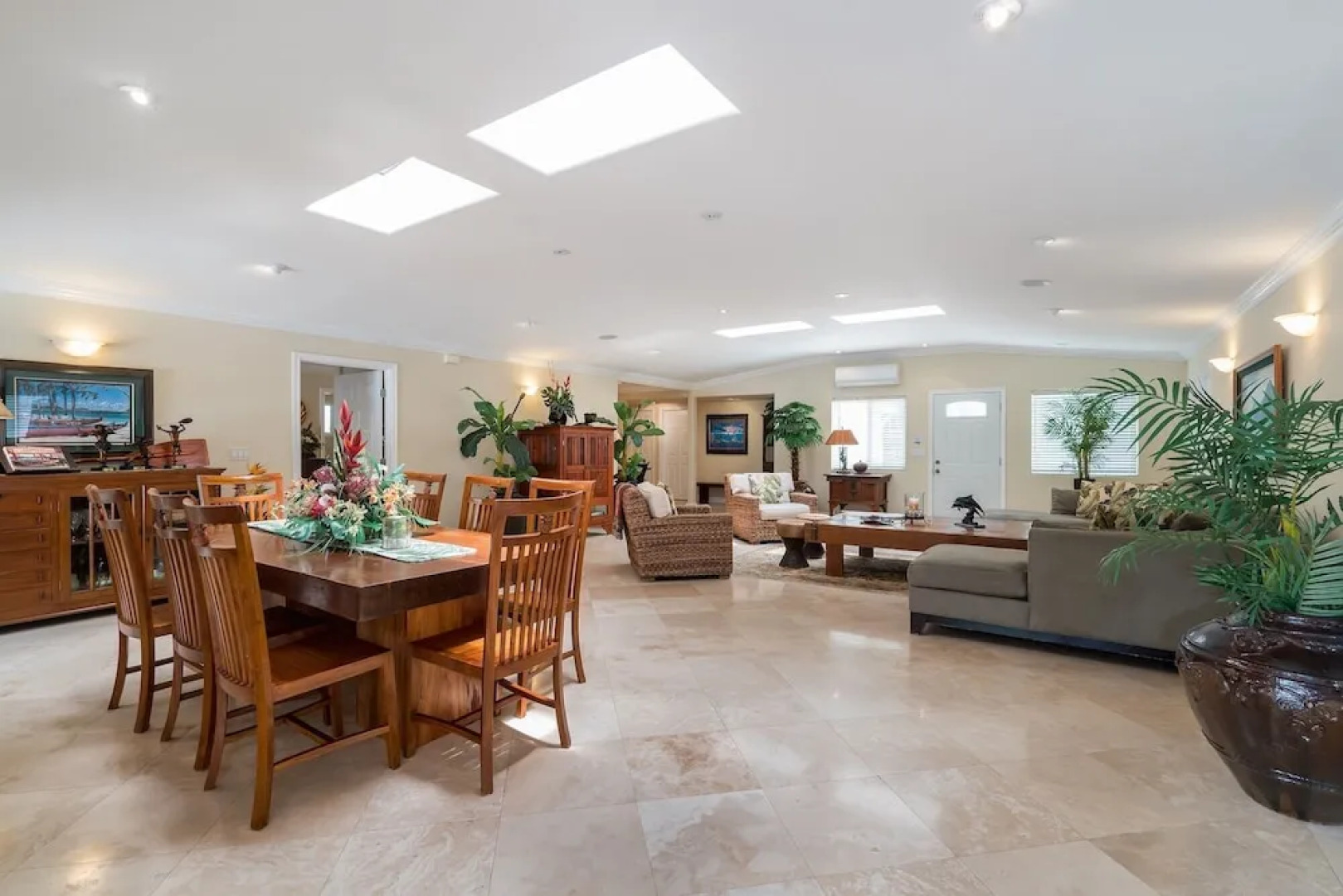 Kailua Beachside 4 Bedroom Home by RedAwning