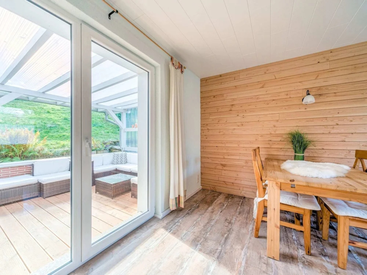 Spacious Apartment near Lake in Guntersberge