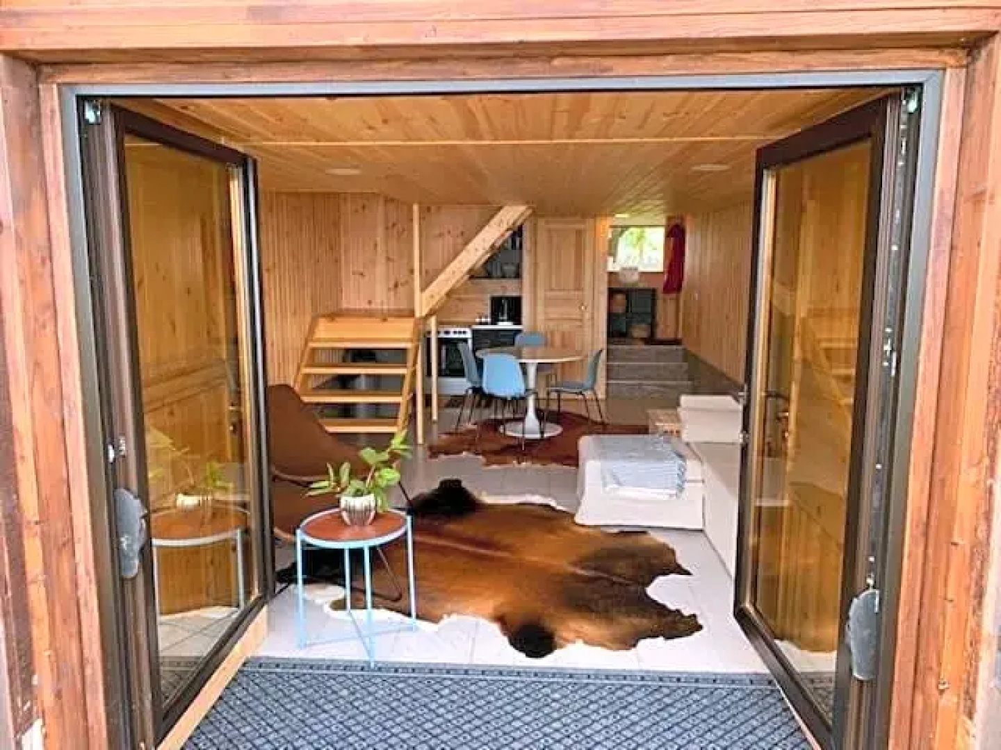 Small Vinter Summer House