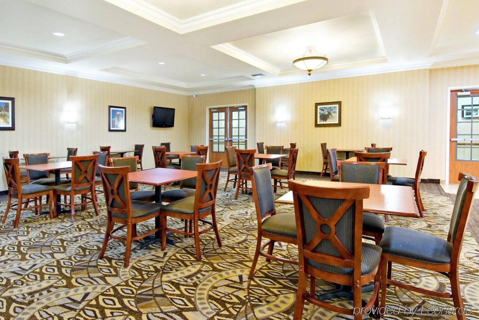 Holiday Inn Express & Suites Klamath Falls Central by IHG