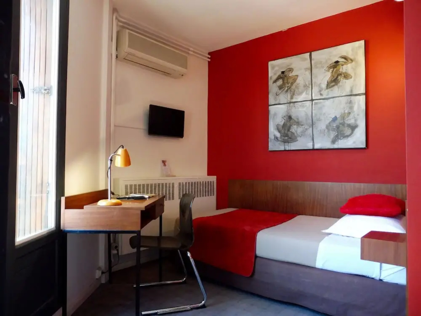 Cube Hotel