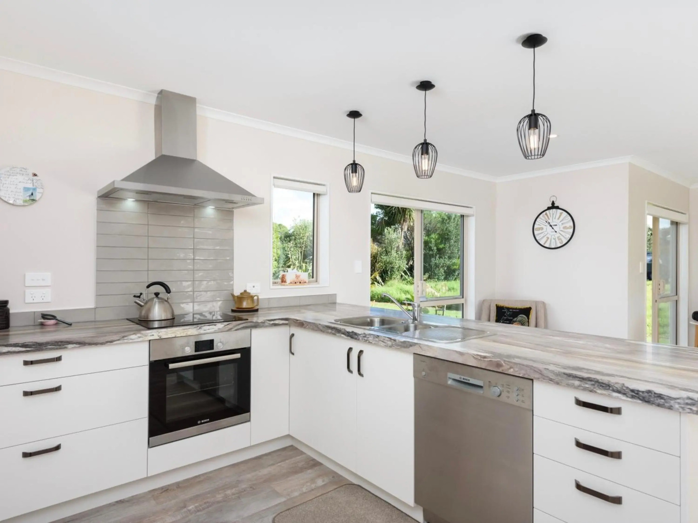 Modern Beach Break - Waihi Beach Holiday Home