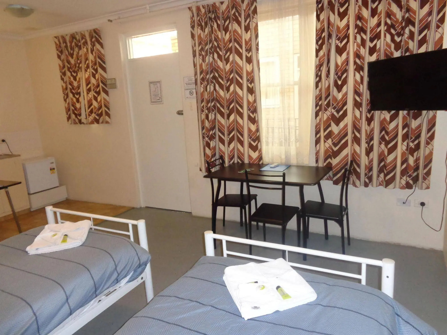 Adelaide Motel & Backpackers