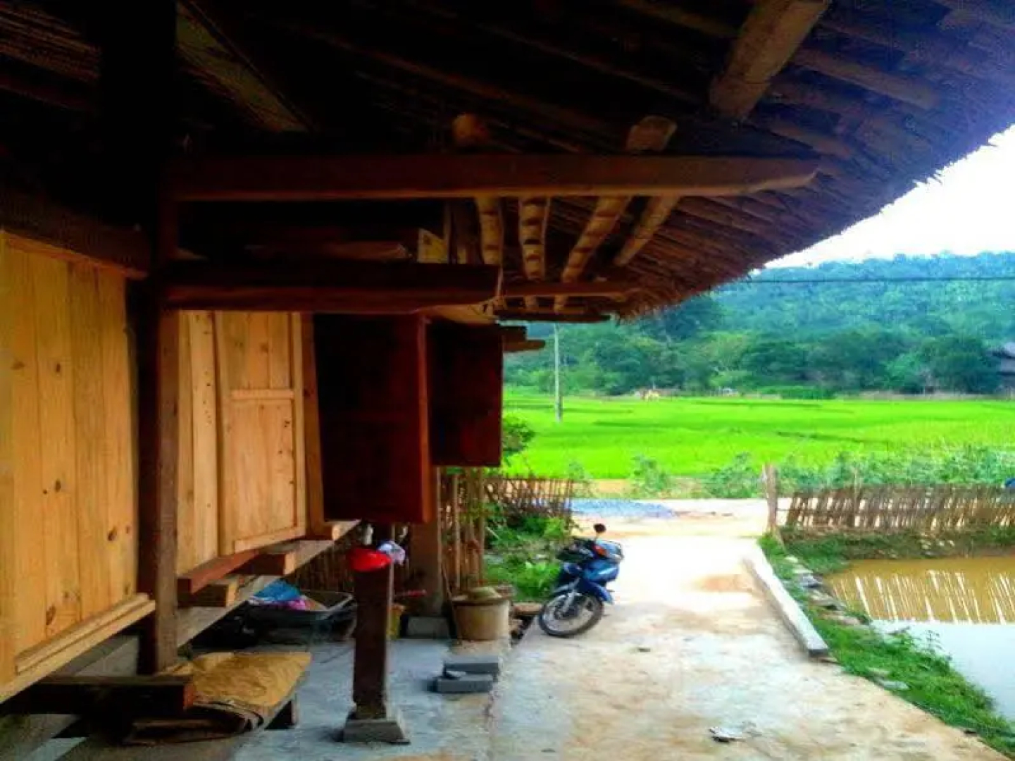 Thon Tha Tay Stilt House