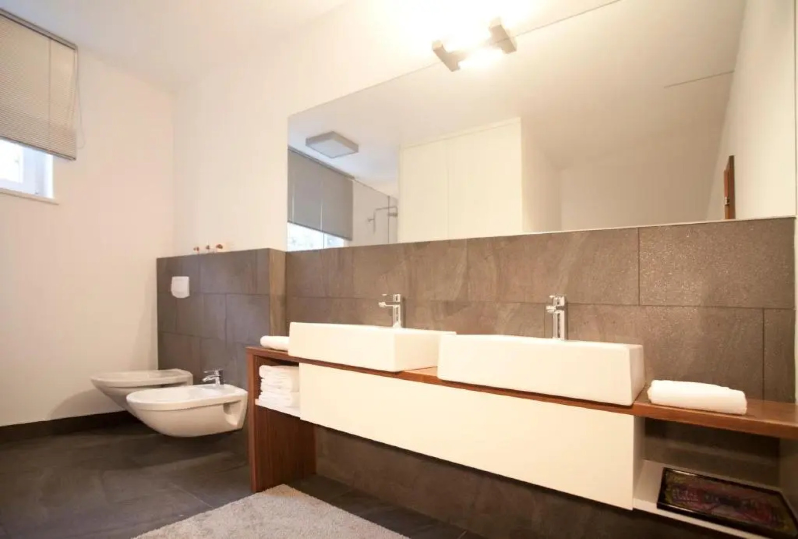 Hidalgo Suites & Restaurant