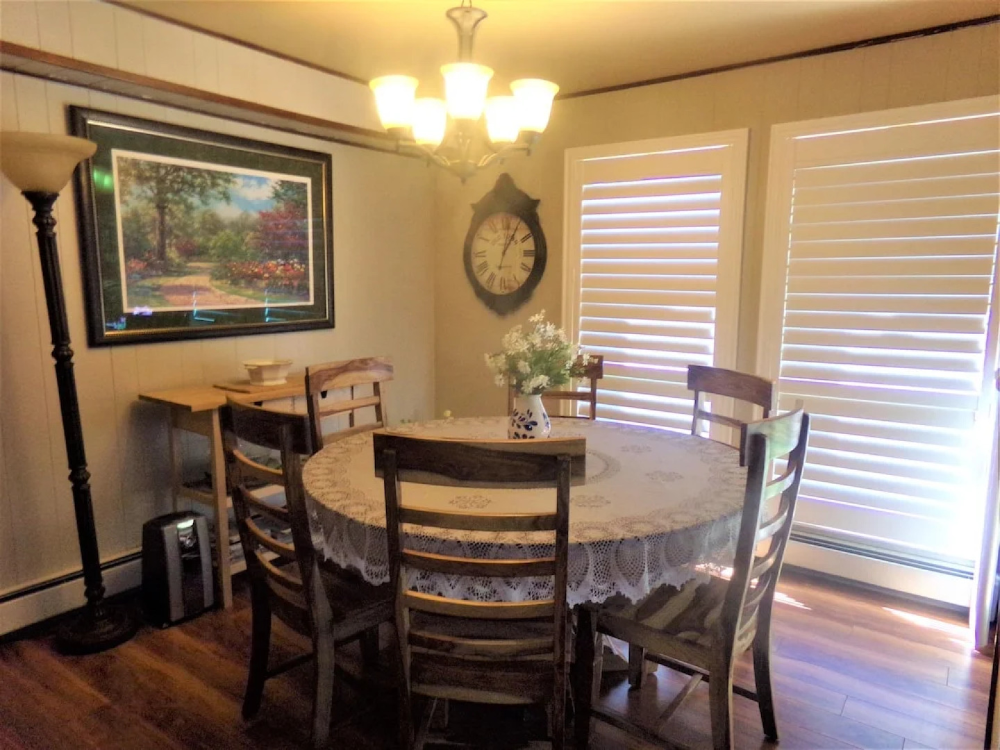 Lake Cliffe 1 Bed 1 Bath Views