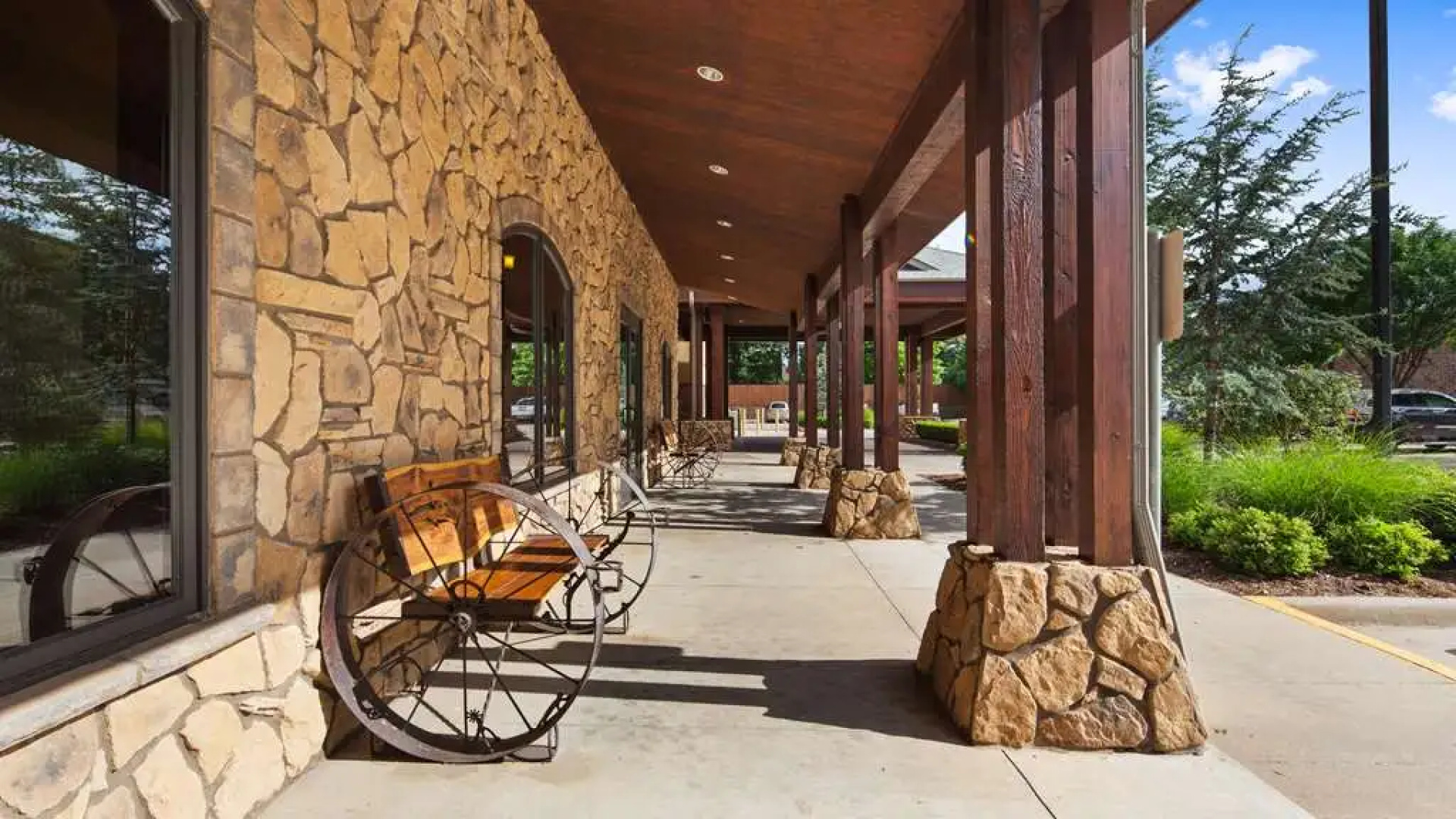 Best Western Plus Cimarron Hotel & Suites
