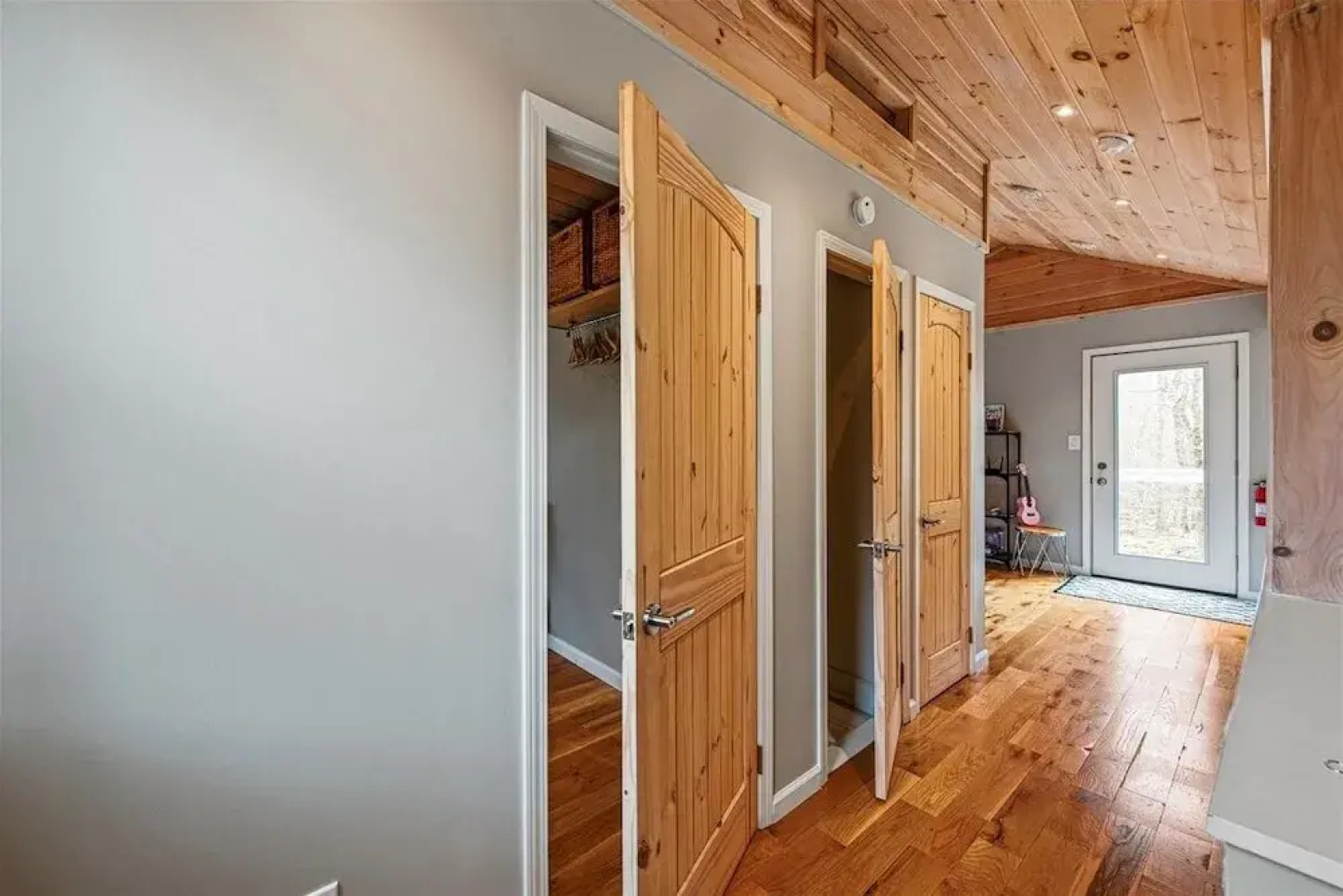 Pocono Scandinavian Cottage 2 Bedroom Cottage by RedAwning