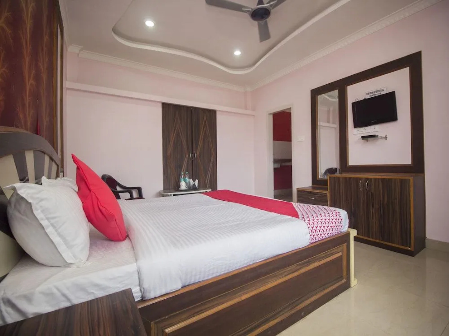 Oyo 17215 Garg Residency