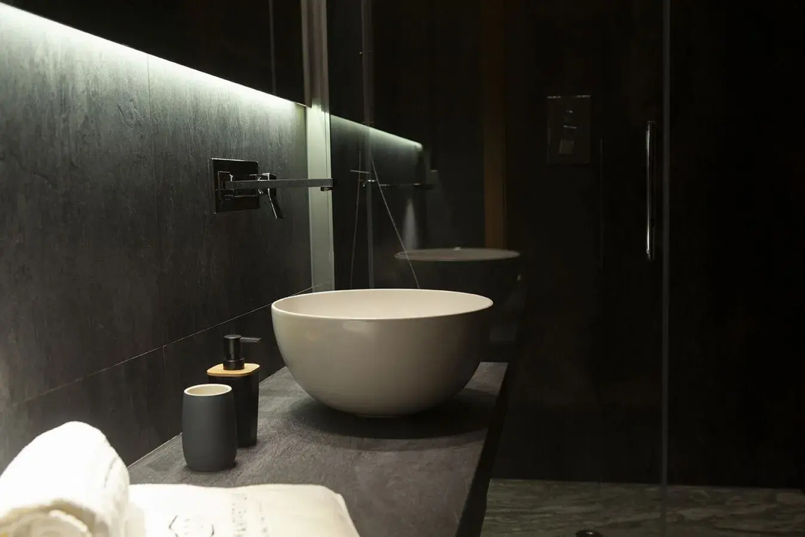 Charmant Petit Hotel