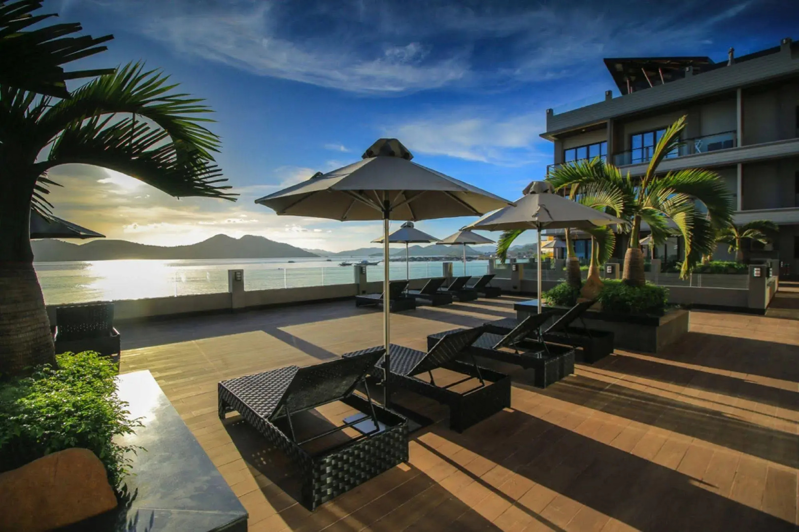 Two Seasons Coron Bayside Hotel