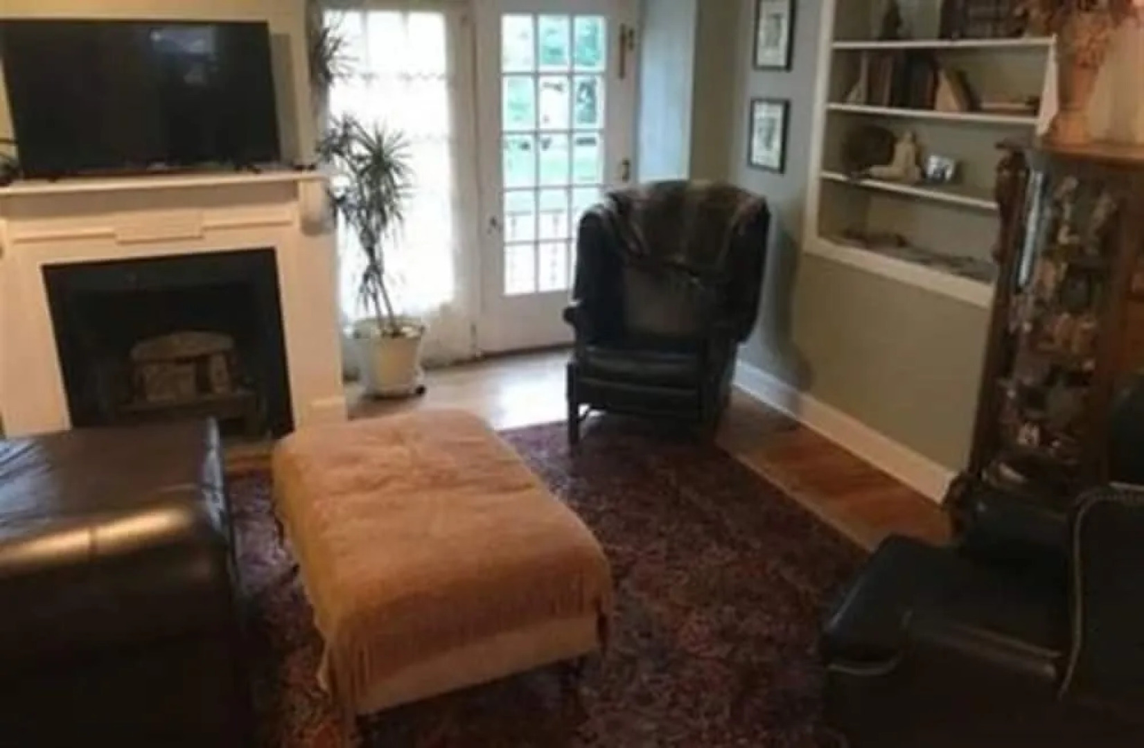 Vineyard Mansion & Carriage House Bed & Breakfast