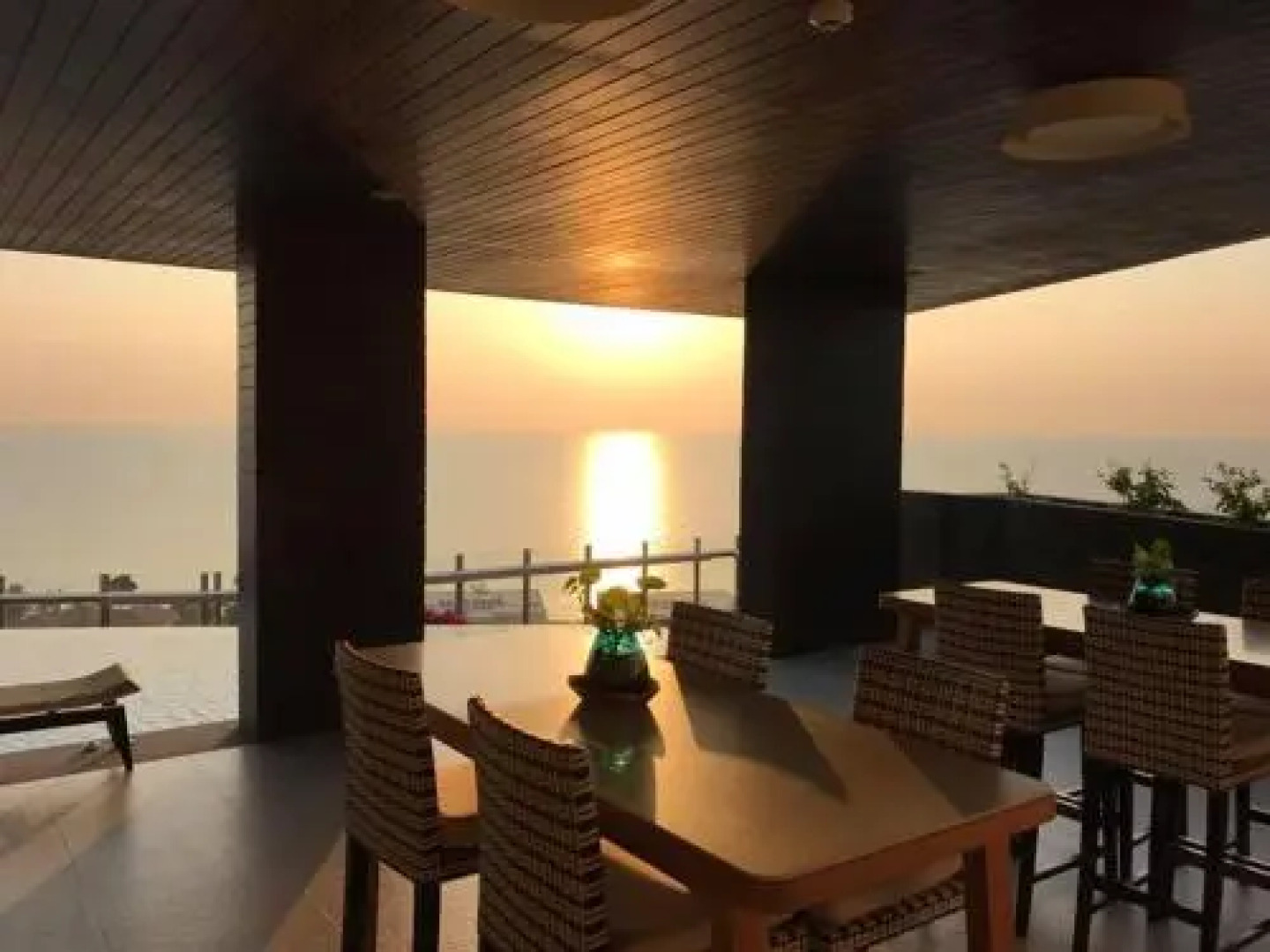 Baan Thew Thalay Aquamarine Cha-am