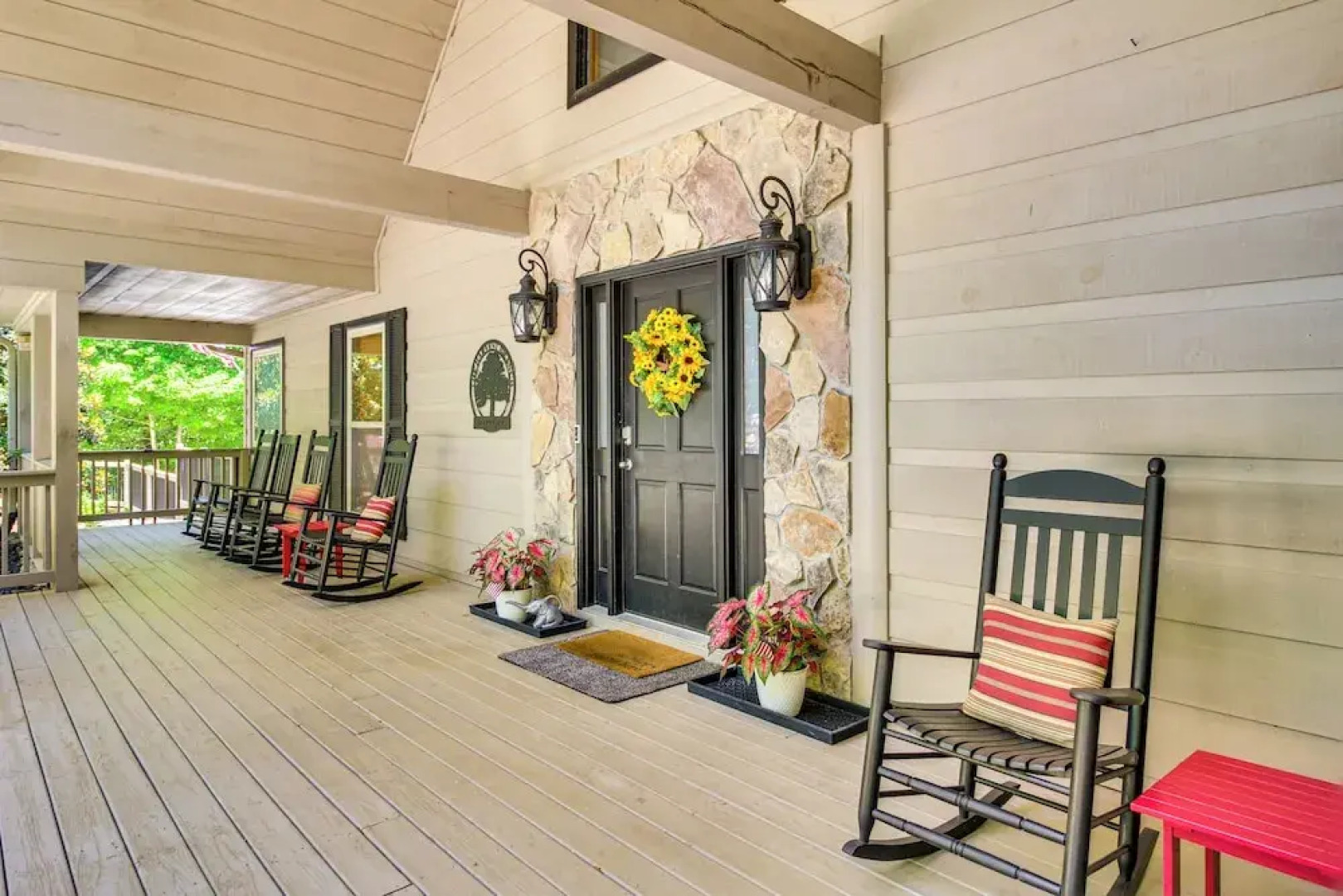 Ellijay Cabin w/ Hot Tub & Mountain Views