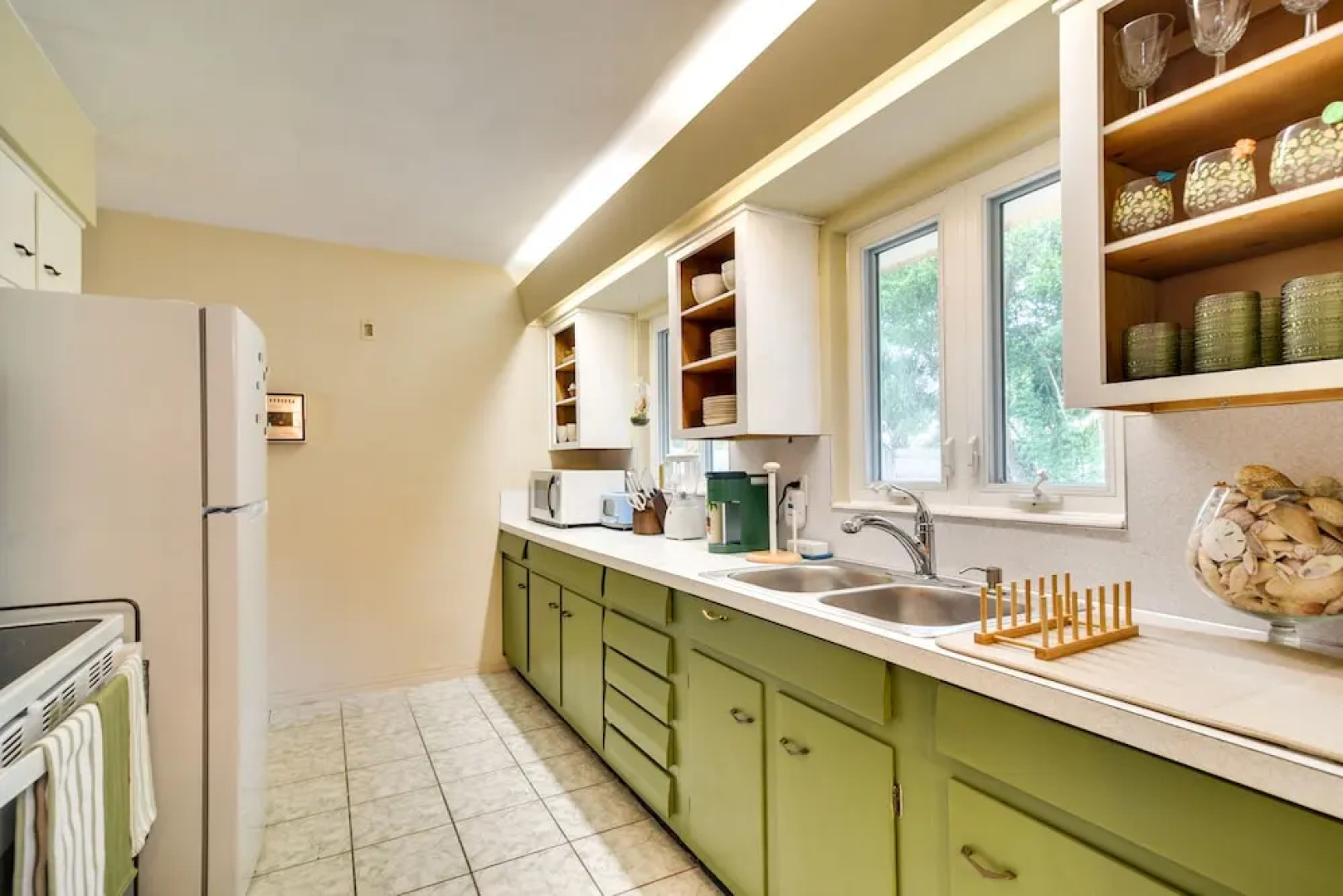 3 Mi to Beach: Seminole Retreat w/ Patio
