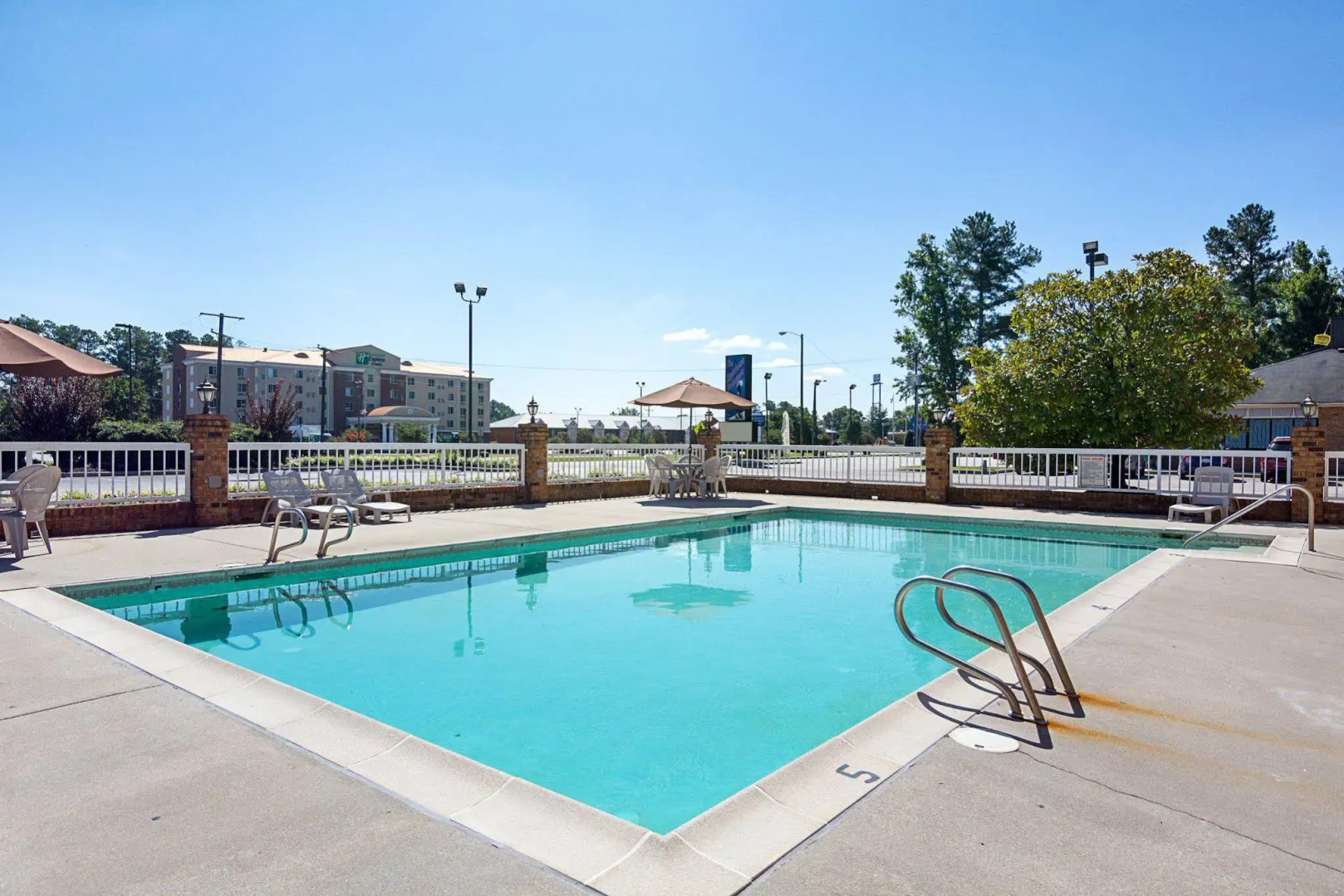 Quality Inn Petersburg Fort Lee Area