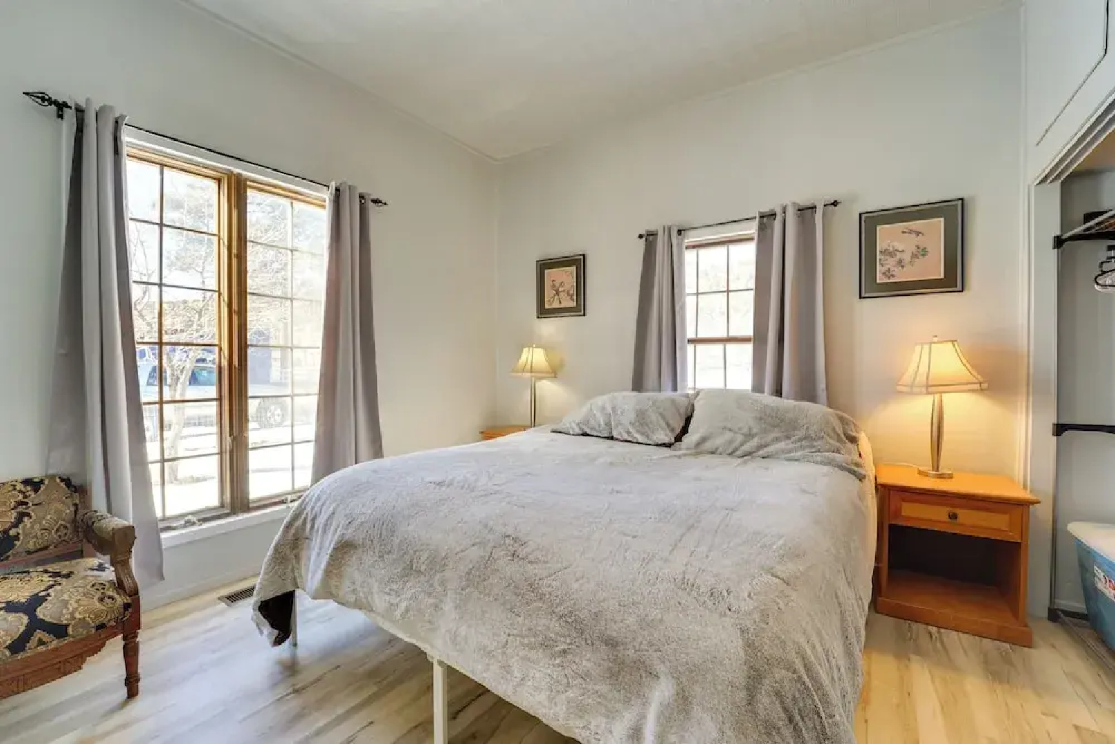 'dolorable' Home w/ Yard - Walk to River!
