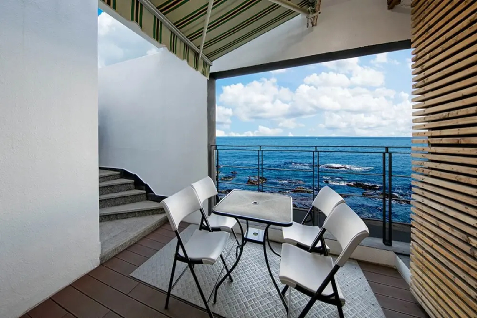 Pohang Couple Stone Pension