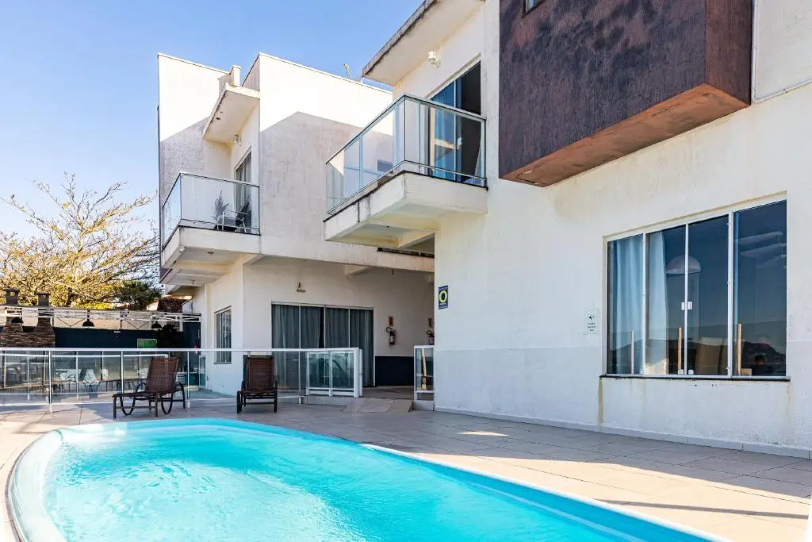 Duplex pé na areia com vista deslumbrante RAT001