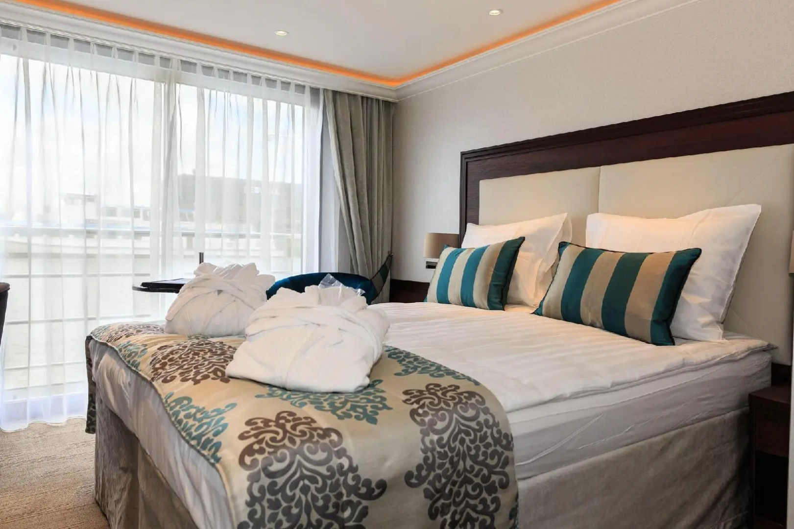 Select MS Charles Dickens - Neuss