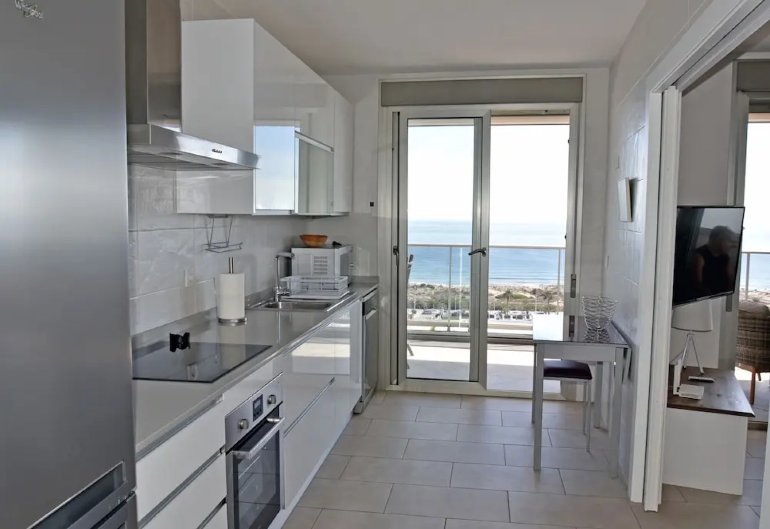 Apt with Sea View & Pool 5