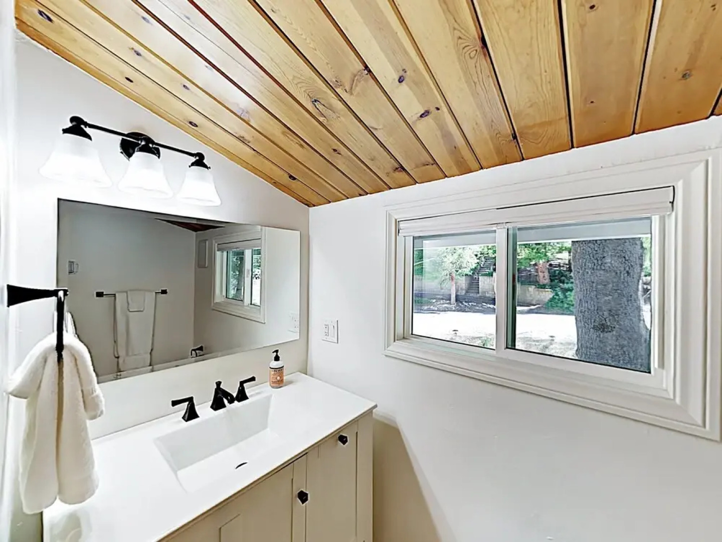 266 Lake Arrowhead - 4 Br Home