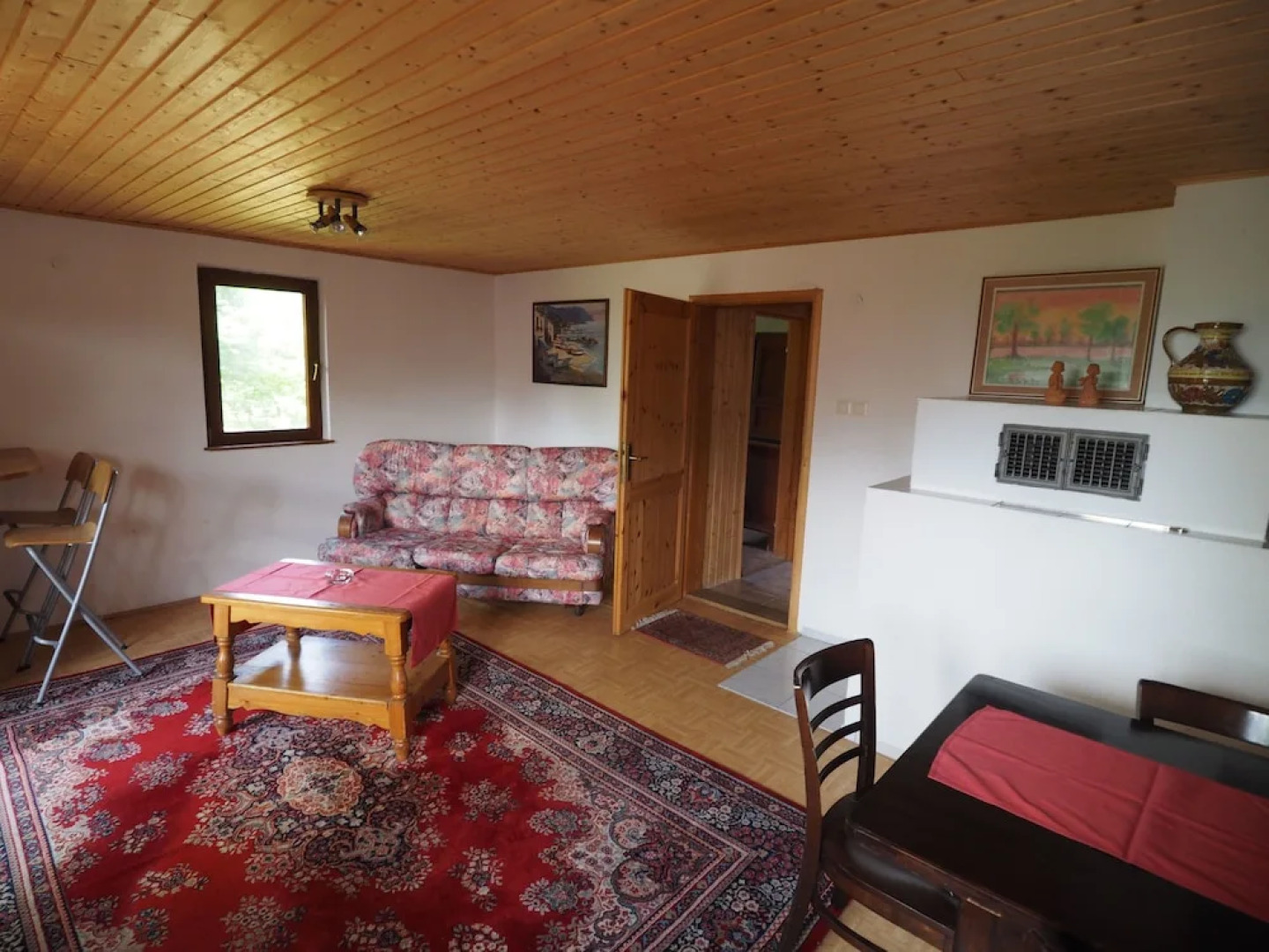 Apartments and Rooms Sara Latin