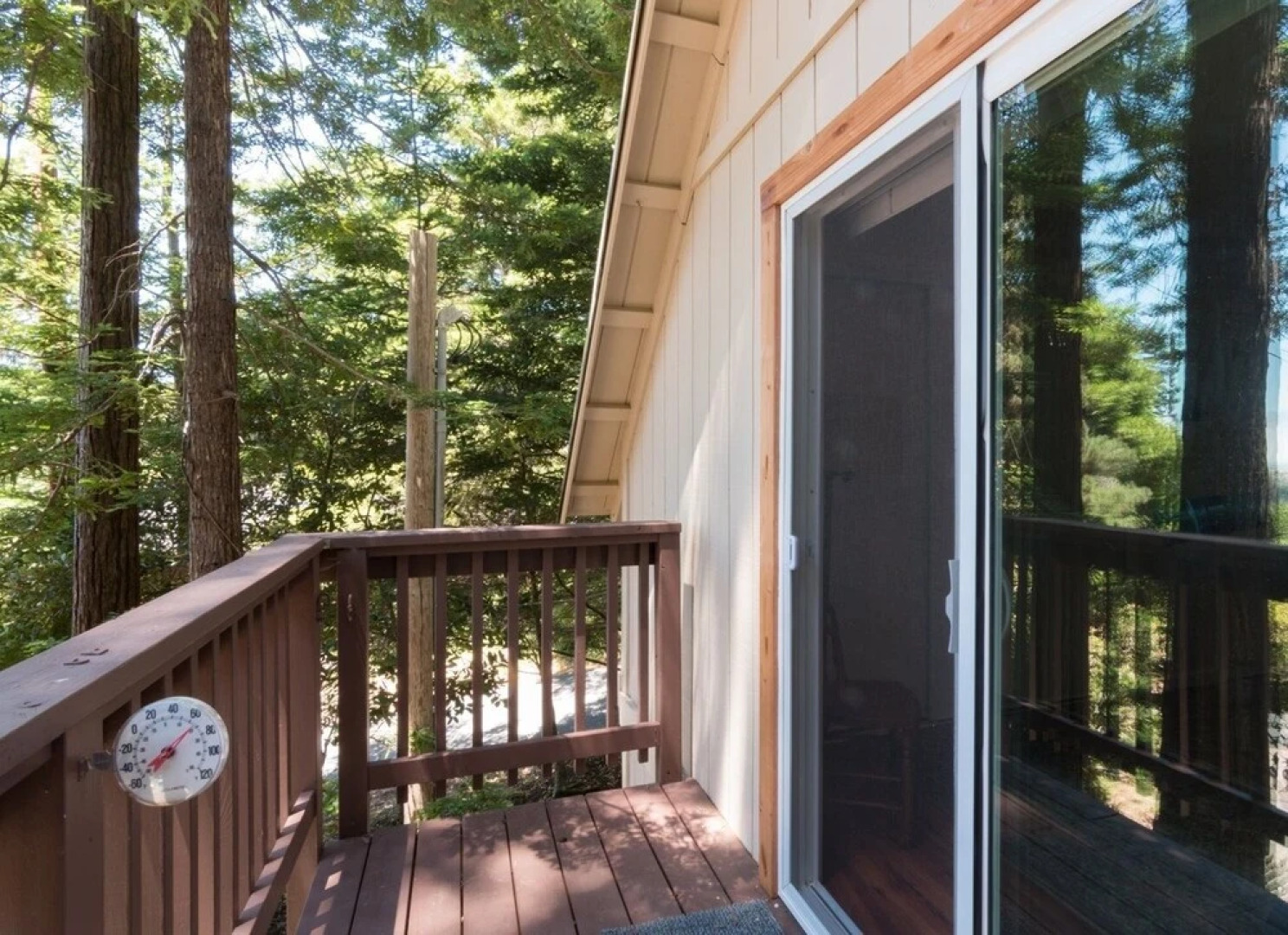 Fish Rock Retreat 2 Bedrooms 1 Bathroom Home