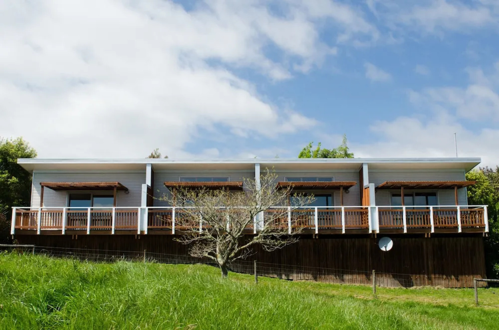 Tasman Hill Lodge - Adult Only