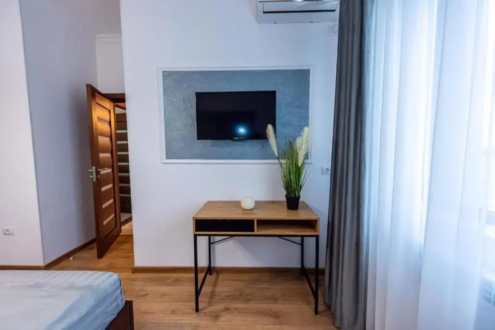 Apartment Sunset Lake View