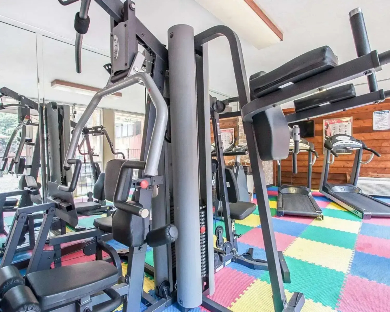Clarion Inn & Suites University Center