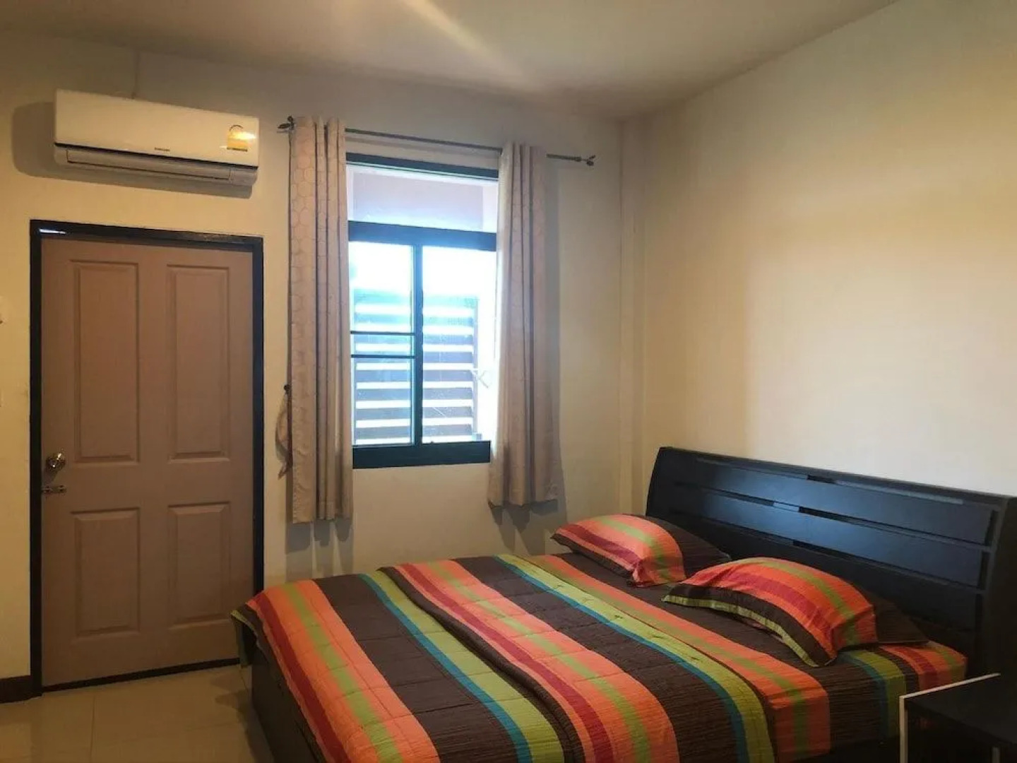 Suporn Lakeview Service APT & Homestay