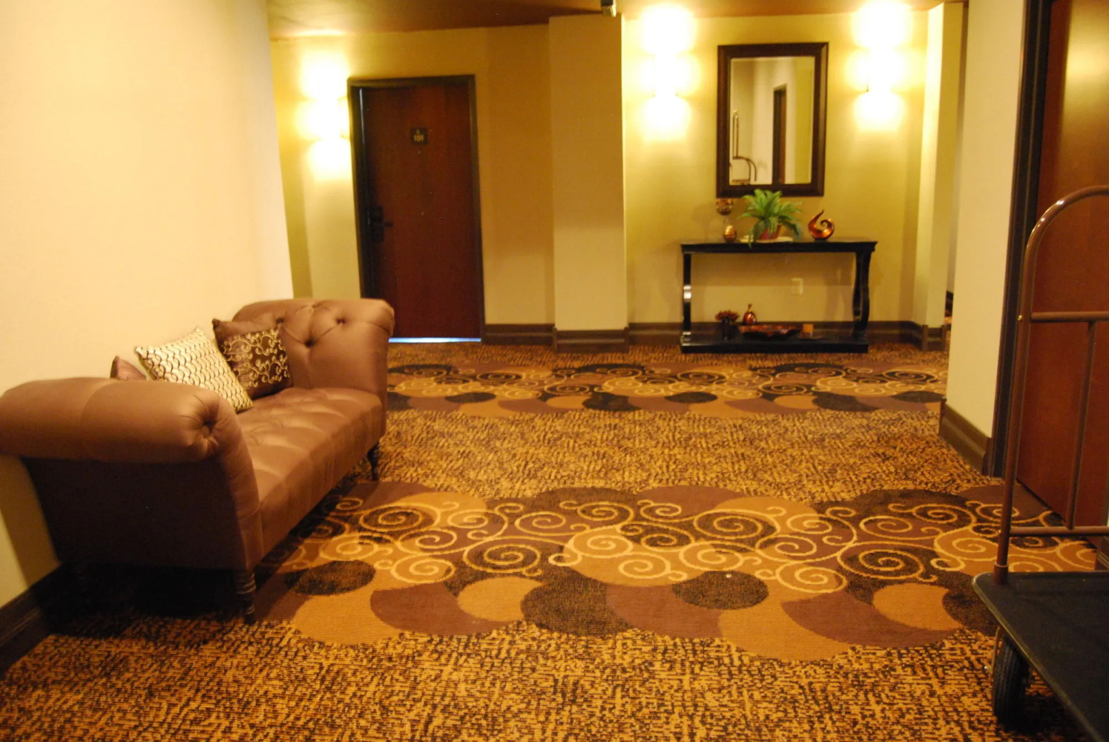 Scholar Morgantown, Tapestry Collection by Hilton