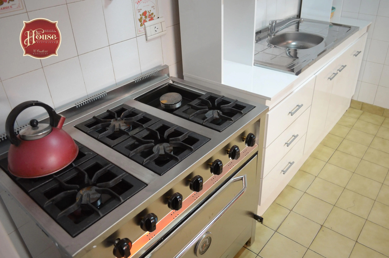 The House Hostel Resto & Bar Bariloche