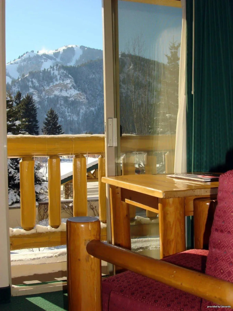 Best Western Plus Kentwood Lodge