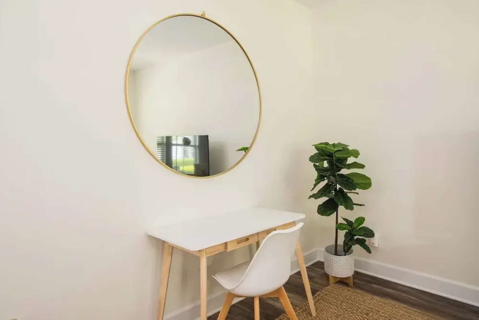 Chic Thomasville Home: Walk to Downtown!