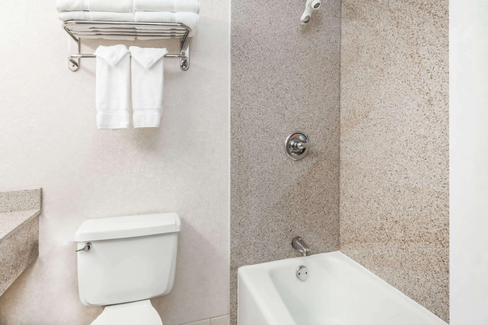 Baymont by Wyndham Queensbury / Lake George