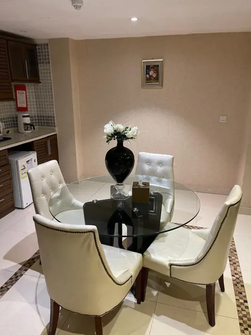 dra sanam servied appartements