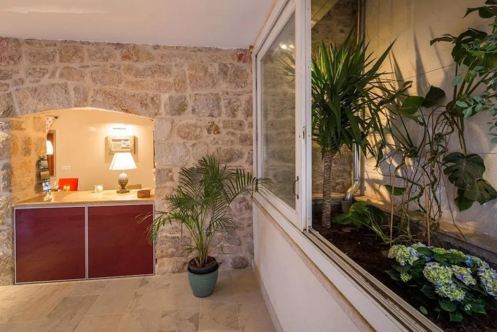 Holiday Home Secret Garden