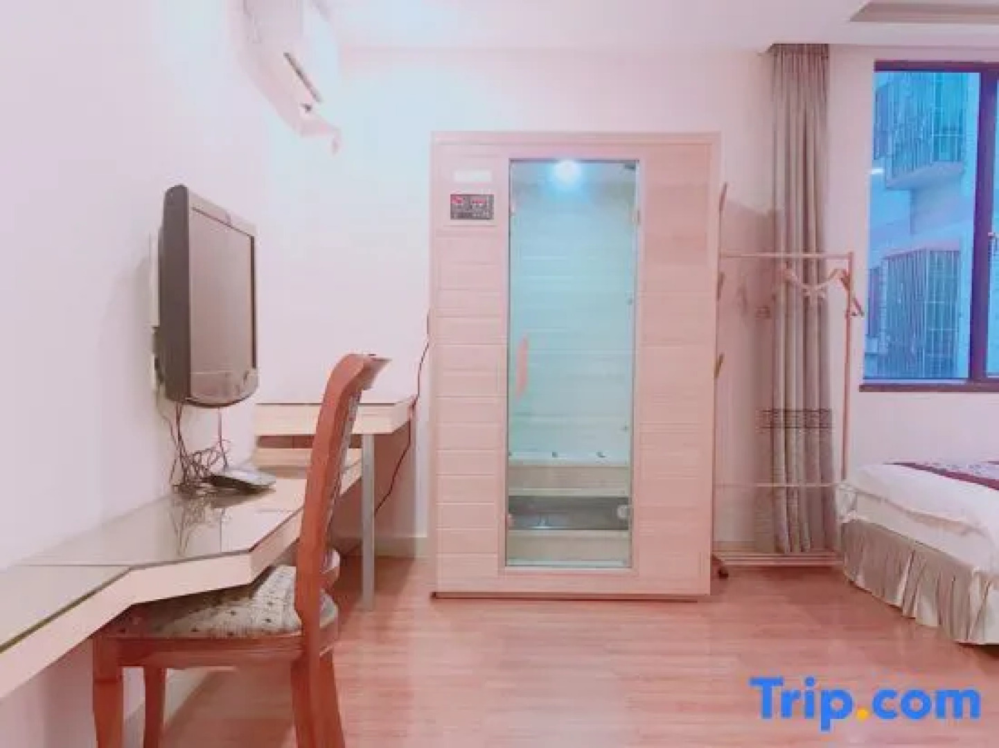 Zhenghao Business Hotel