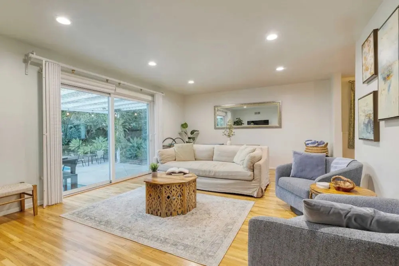 Goleta Getaway by Avantstay Private Backyard, 1.5mi to the Beach!