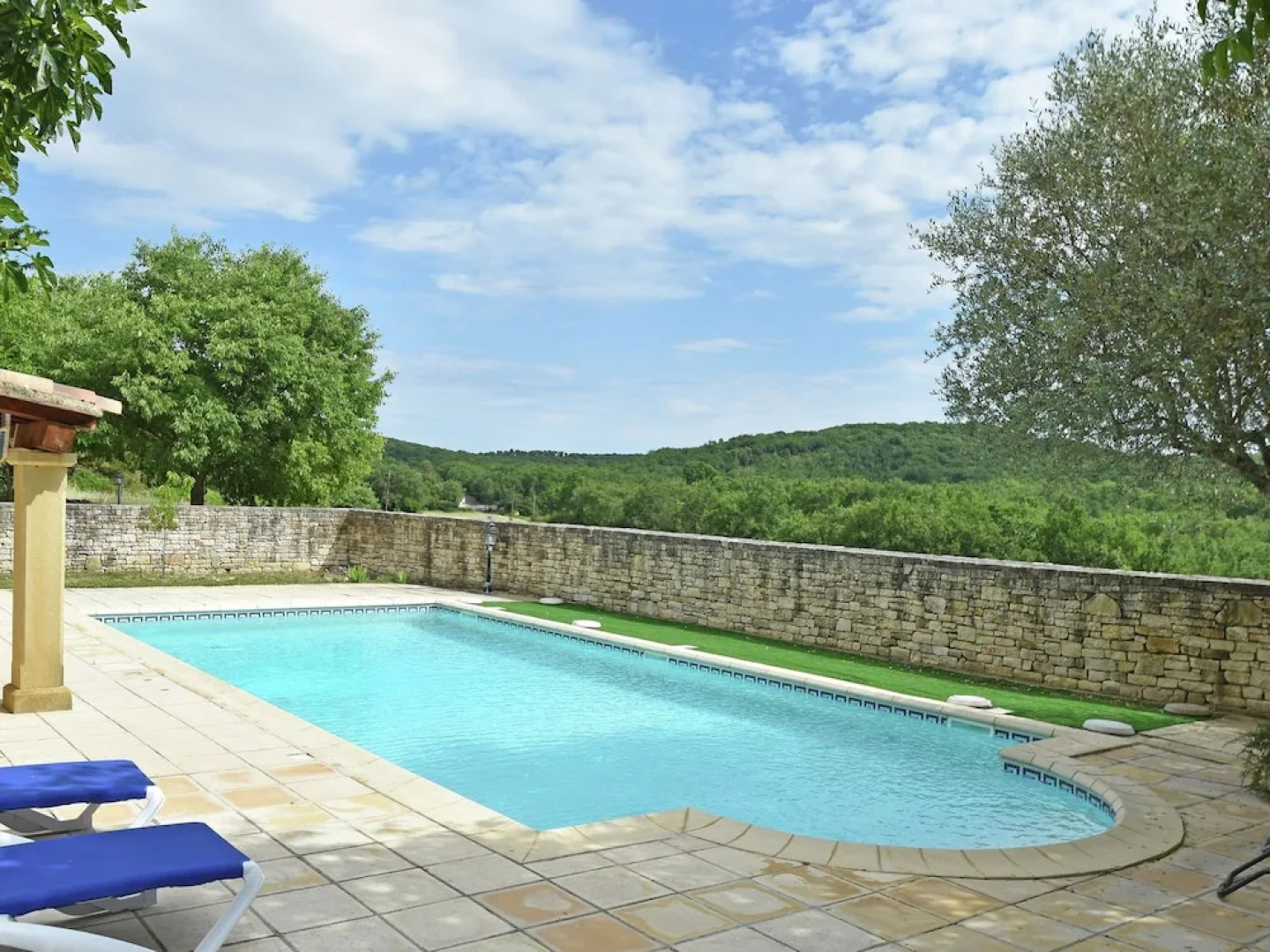 Luxury Mas With two Guest Houses and Private Pool With Stunning Views