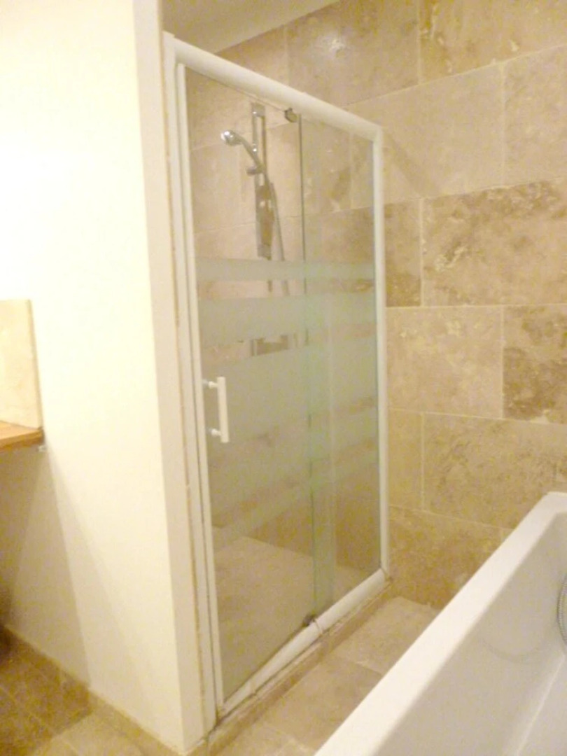 House With 3 Bedrooms in Jonquerettes, With Enclosed Garden and Wifi