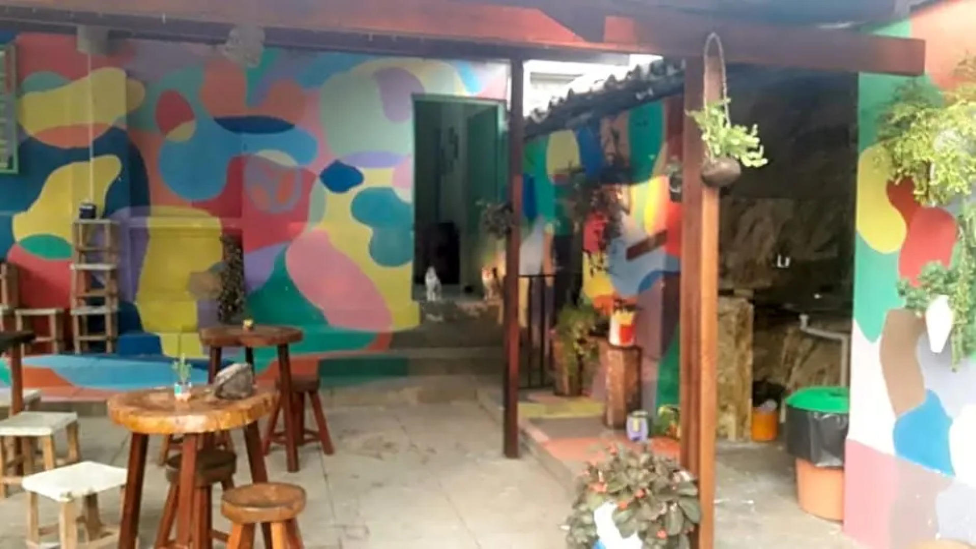 Hostel e Cacha¿ia da Cris