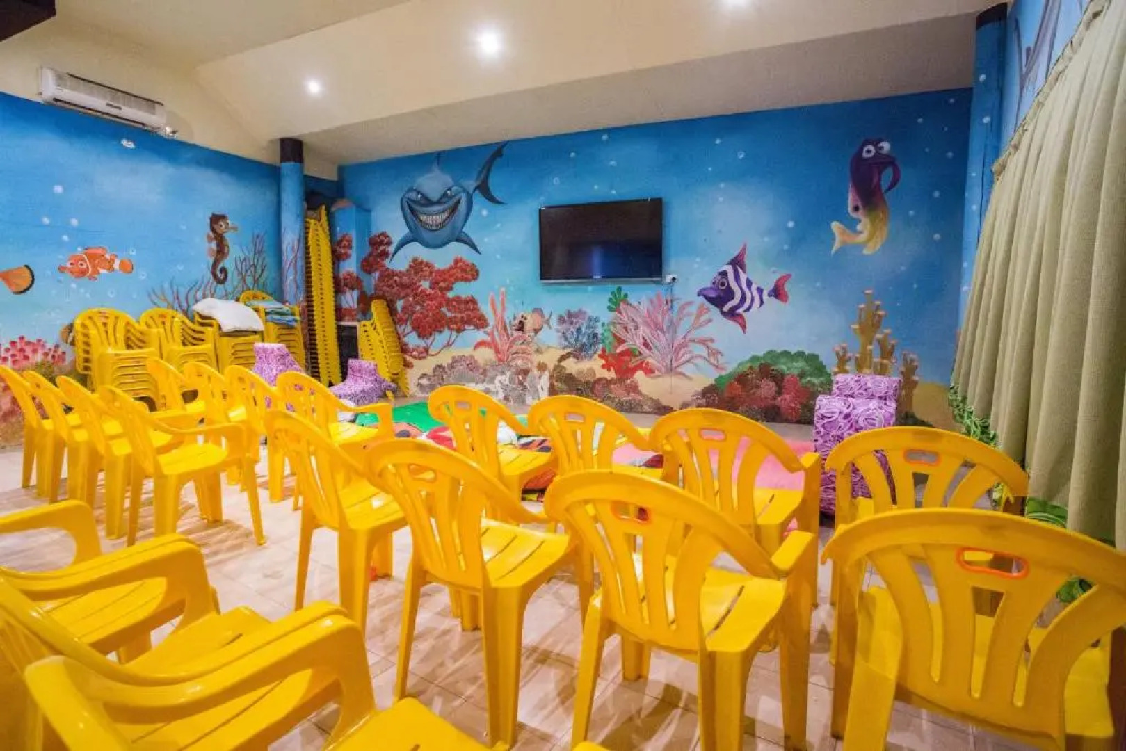 Plantation Island Resort