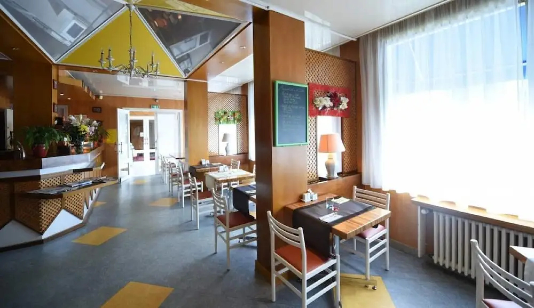 Hotel Continental - Contact Hotel