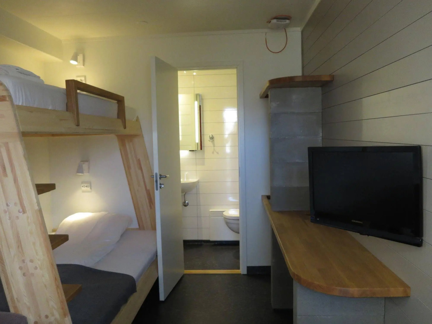 Vikingskipet Hamar Hostel & Apartments