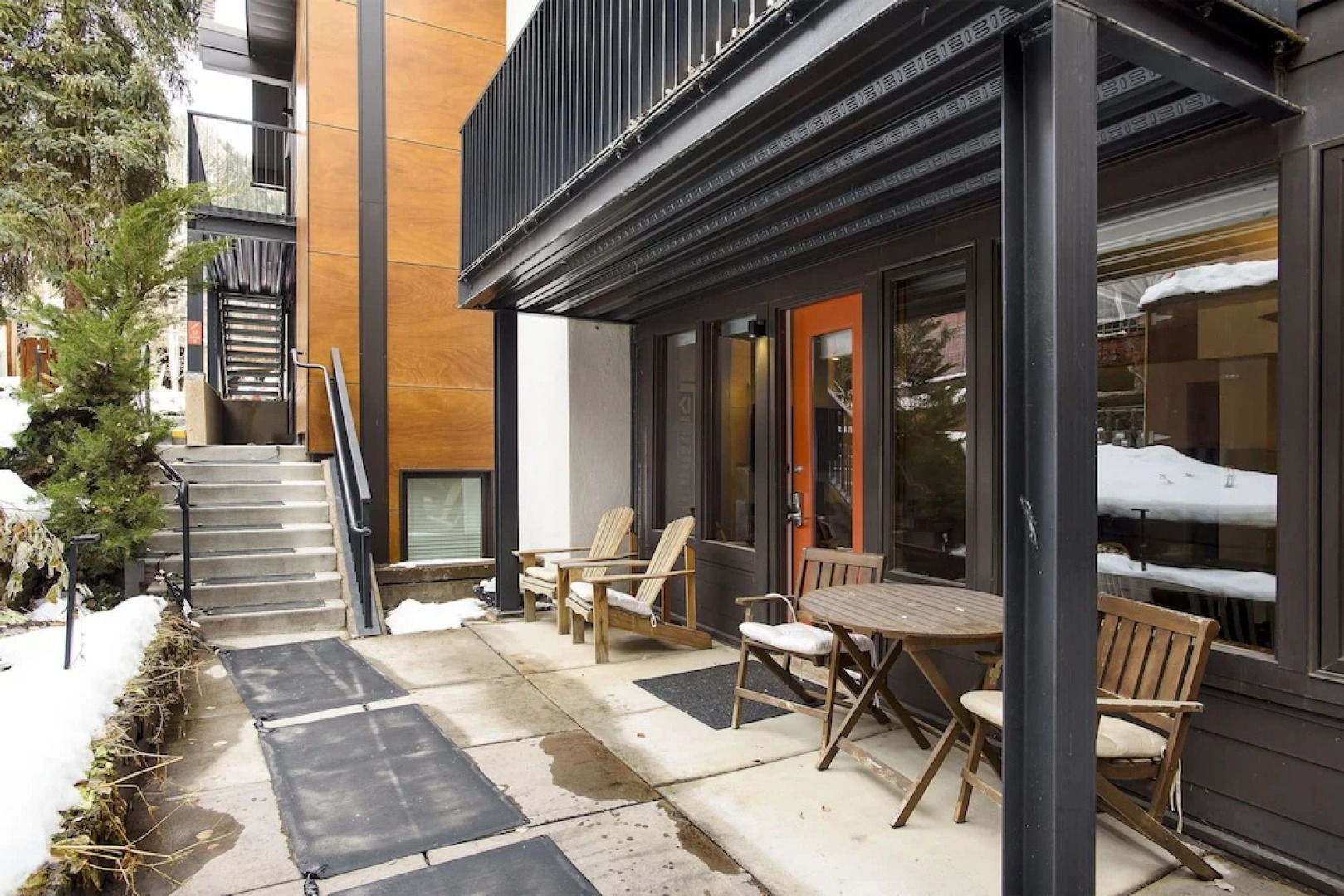 Fifth Avenue Condominiums by Frias