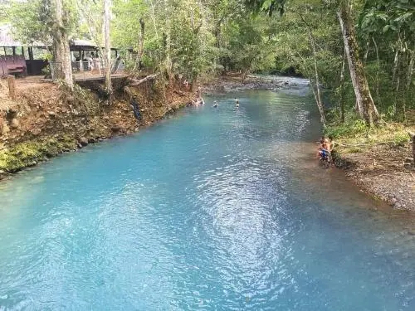 Cabinas los Almendros